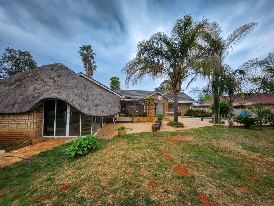 4 Bedroom Property for Sale in Stilfontein Ext 4 North West